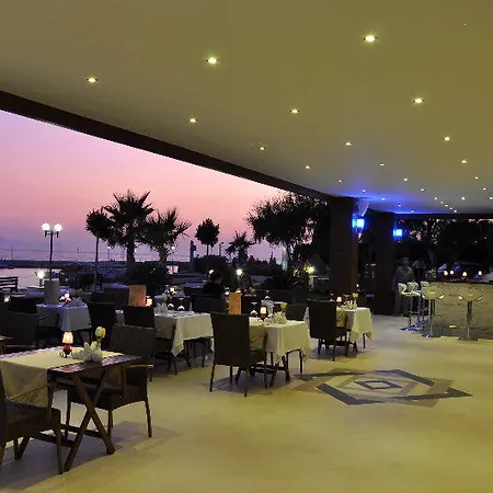 Small 터그트레이스