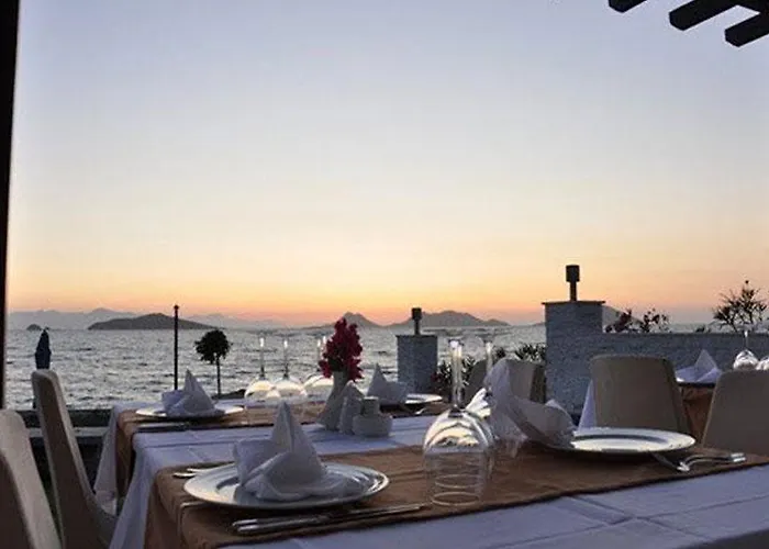 Ξενοδοχείο Small 4*