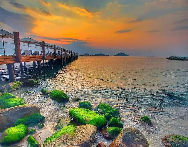 Small Ξενοδοχείο 4*