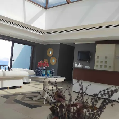 Hotel Small 4*