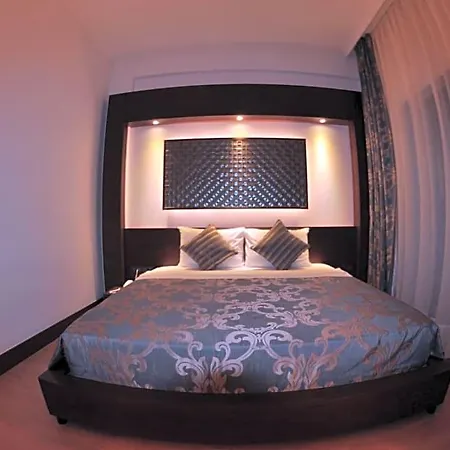 Hotel Small