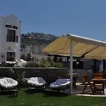 Small Отель Тургутрейс